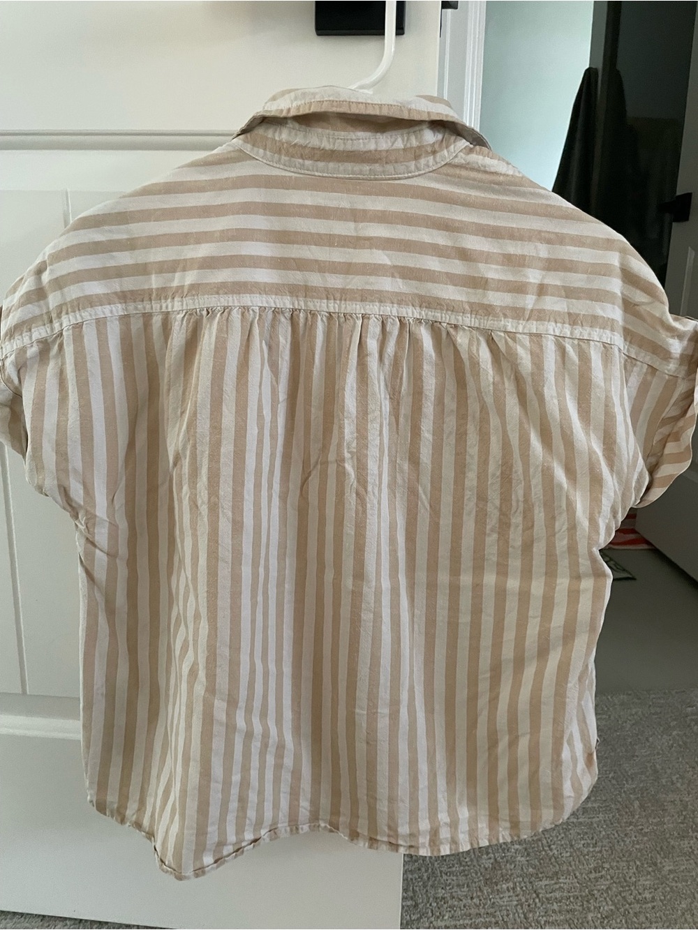 Faherty Light Tan and White Striped Short-Sleeve Shirt - Picture 3 of 3